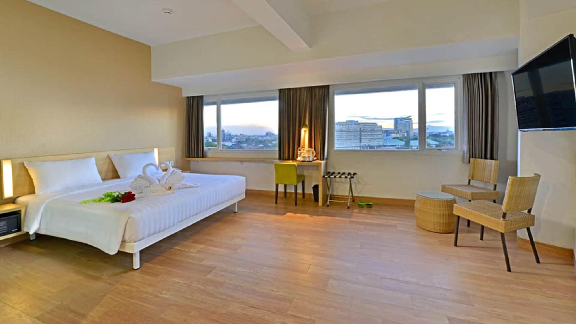 Whiz Prime Hotel Hasanuddin Макасар Екстериор снимка