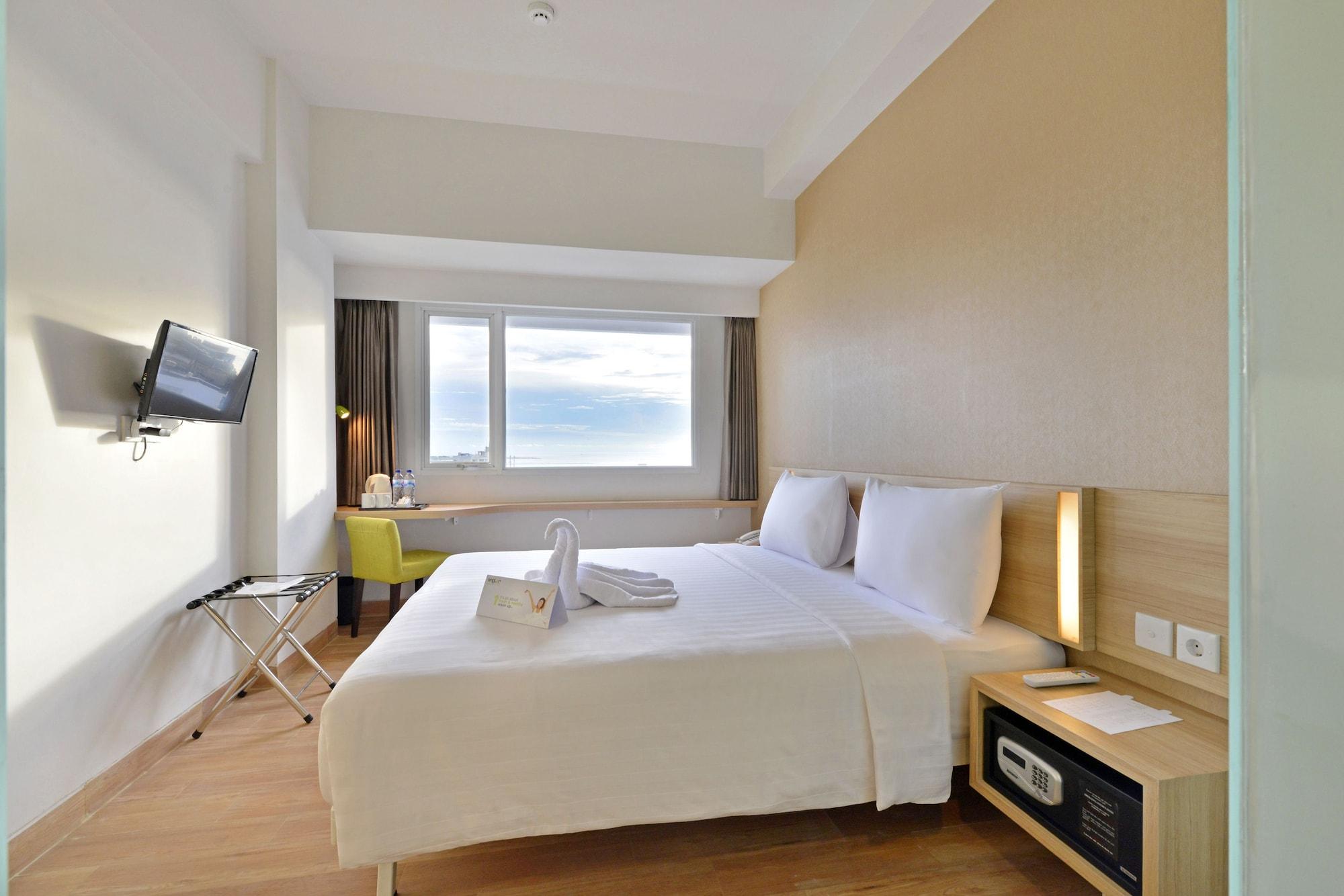 Whiz Prime Hotel Hasanuddin Макасар Екстериор снимка