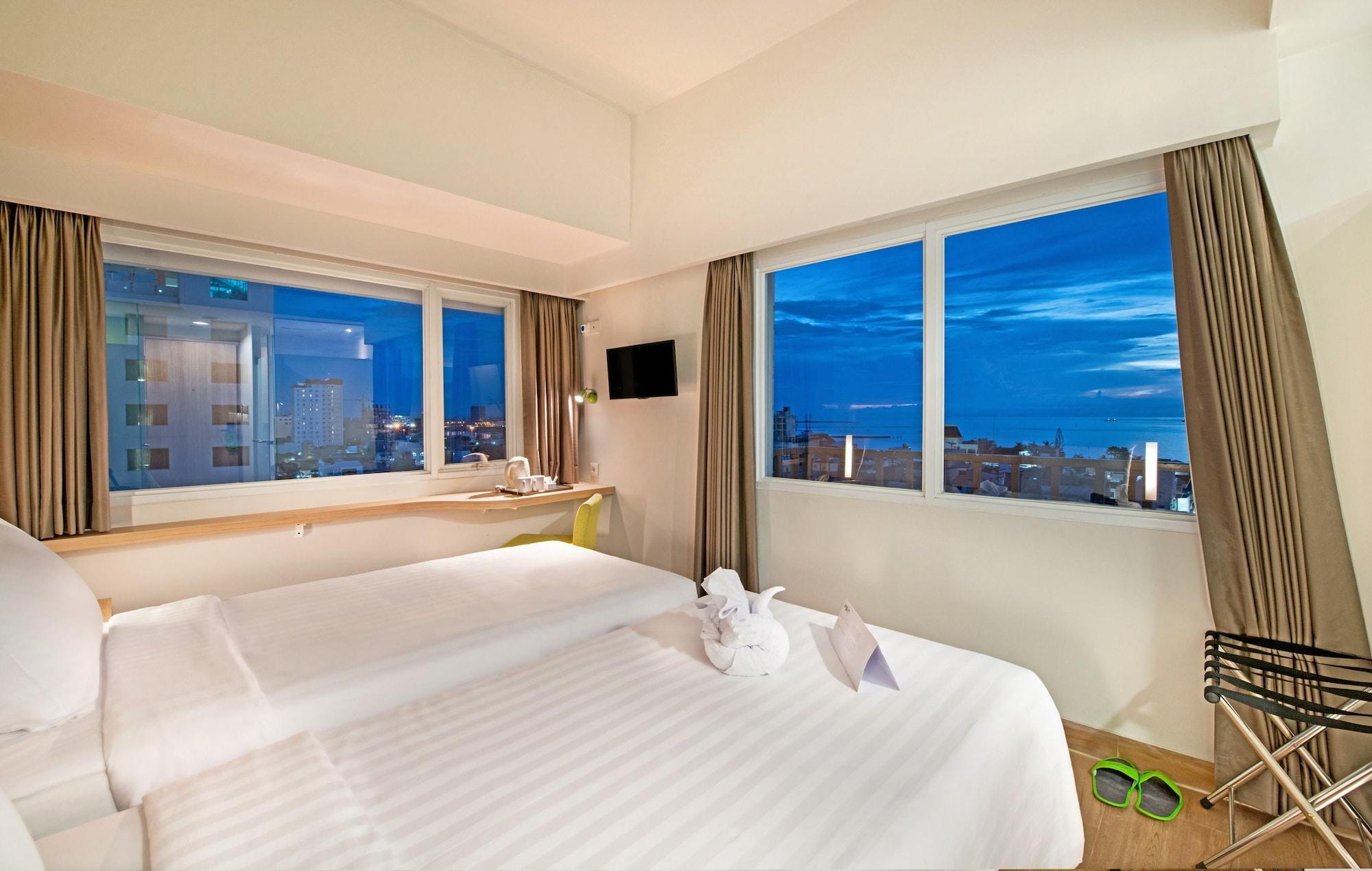 Whiz Prime Hotel Hasanuddin Макасар Екстериор снимка