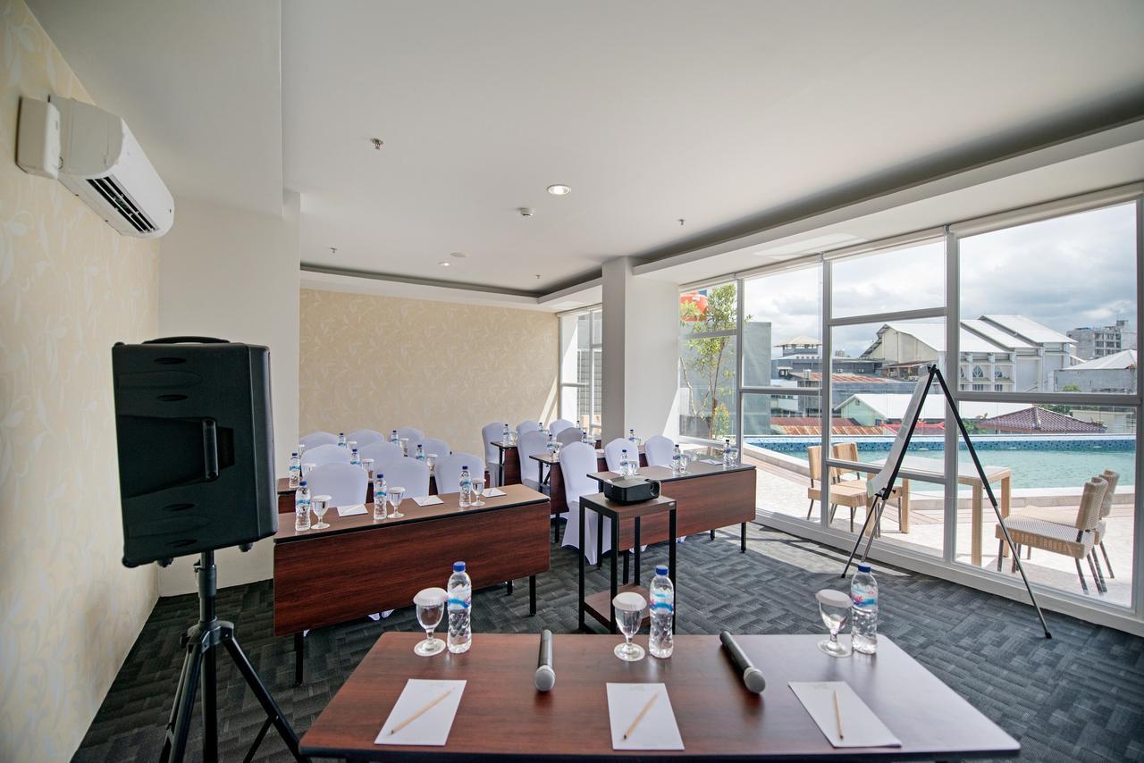 Whiz Prime Hotel Hasanuddin Макасар Екстериор снимка