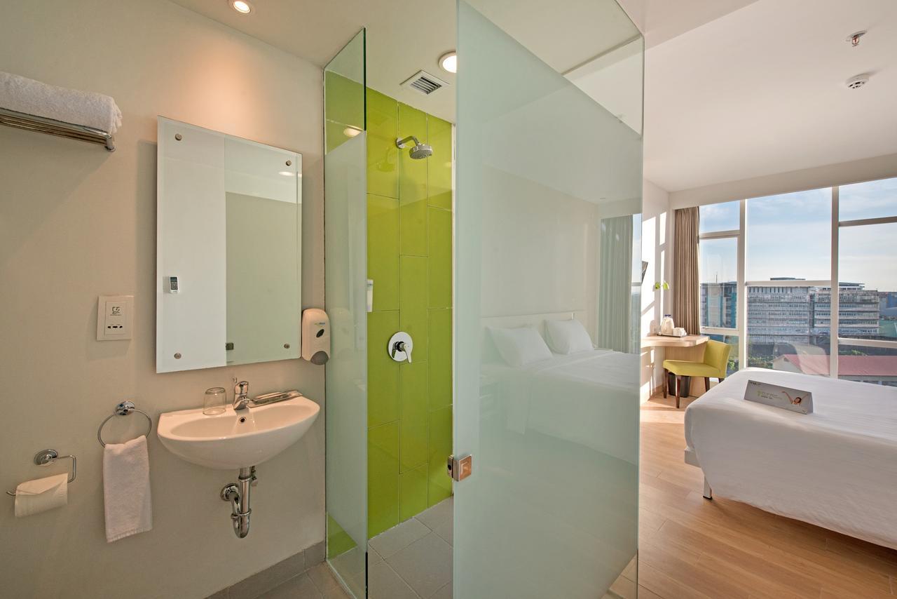Whiz Prime Hotel Hasanuddin Макасар Екстериор снимка