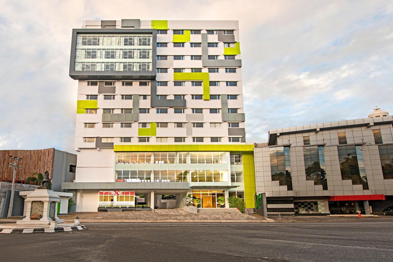 Whiz Prime Hotel Hasanuddin Макасар Екстериор снимка