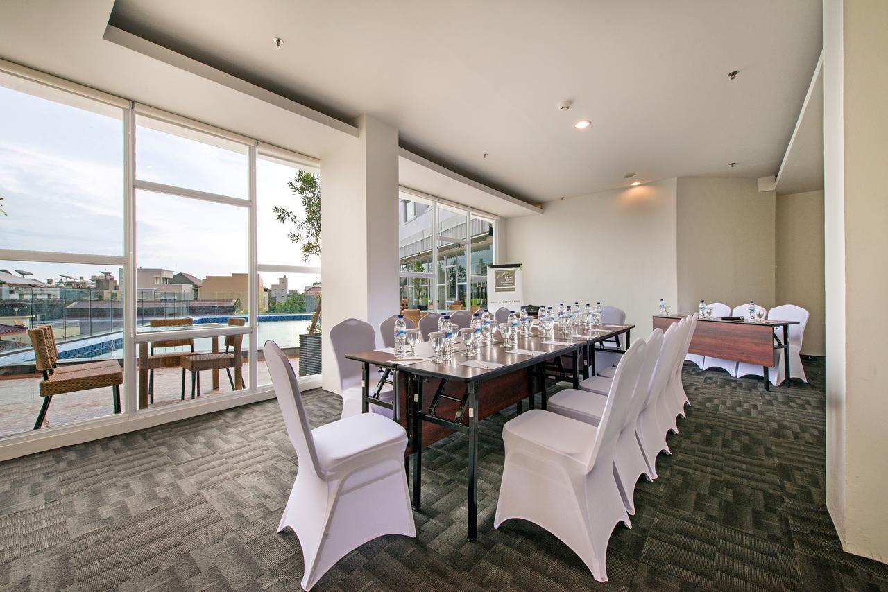 Whiz Prime Hotel Hasanuddin Макасар Екстериор снимка